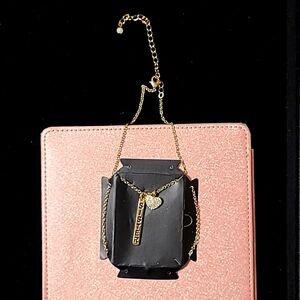 Beautiful sister necklace